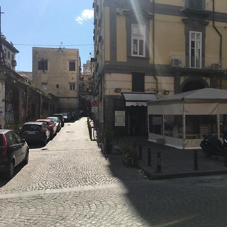 Dora'S House Hotel Napoli Bagian luar foto