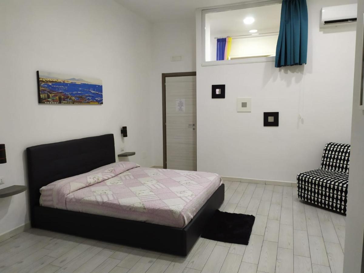 Dora'S House Hotel Napoli Bagian luar foto
