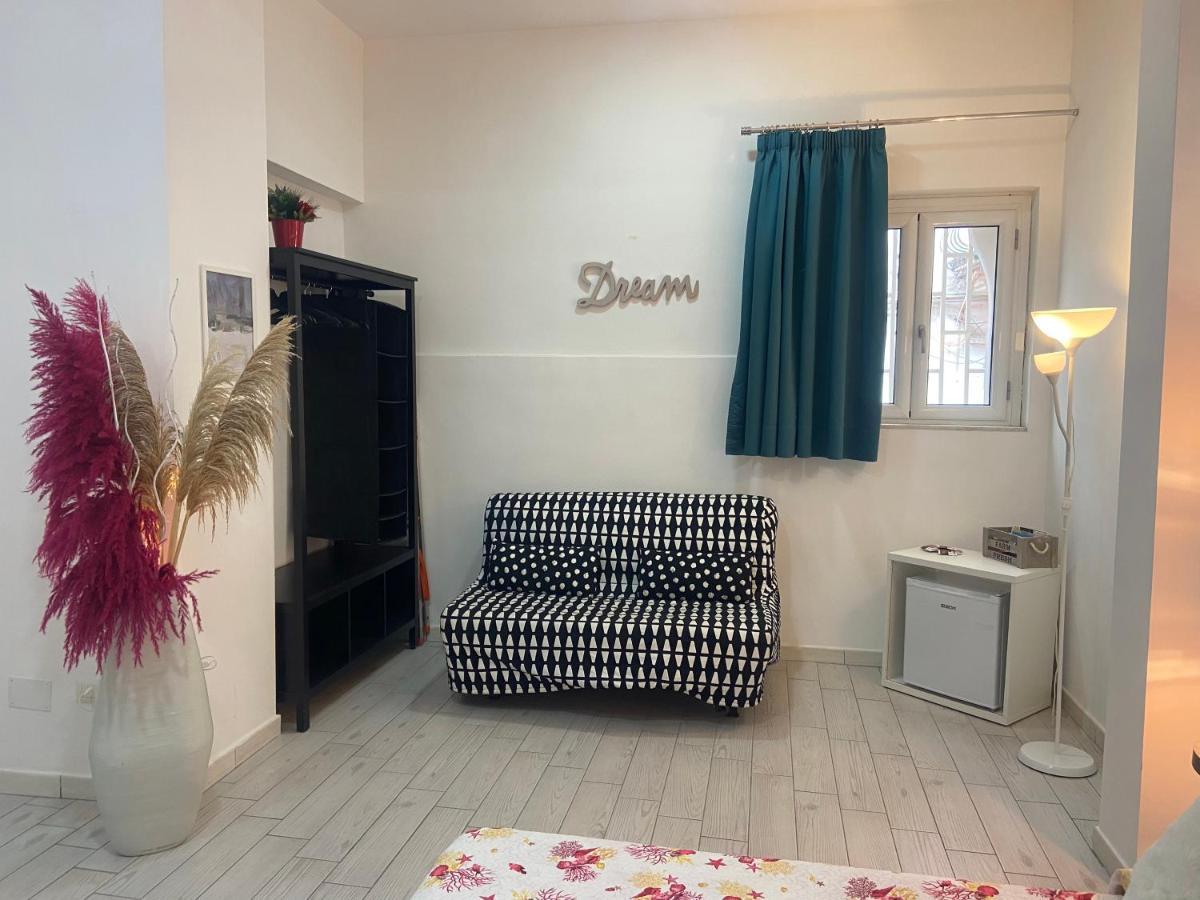 Dora'S House Hotel Napoli Bagian luar foto