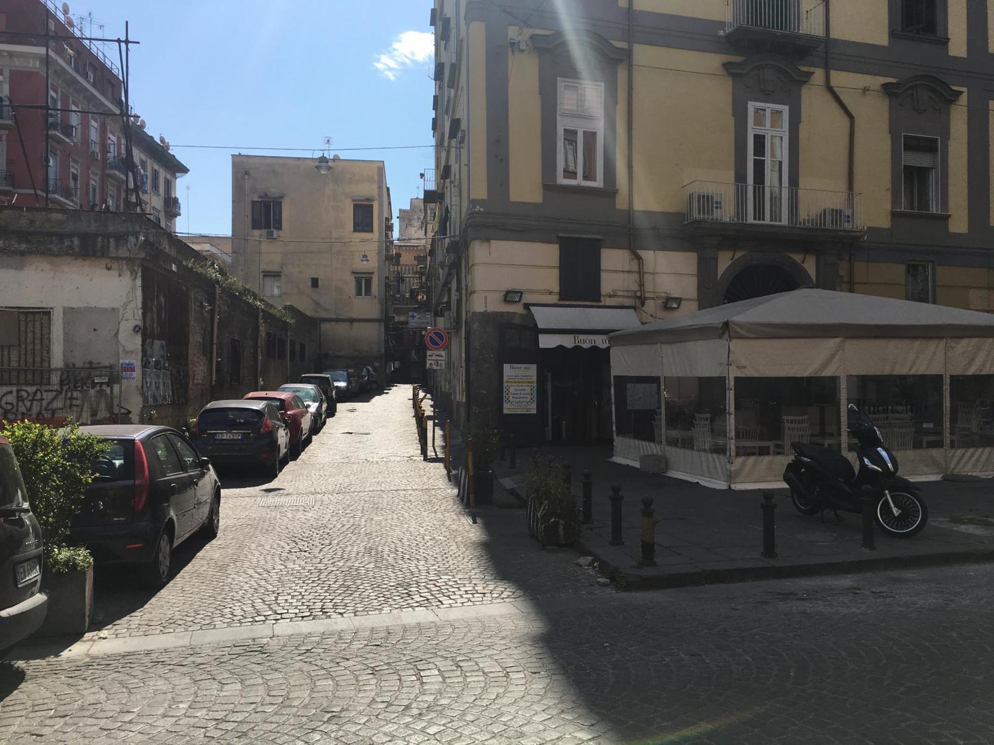 Dora'S House Hotel Napoli Bagian luar foto