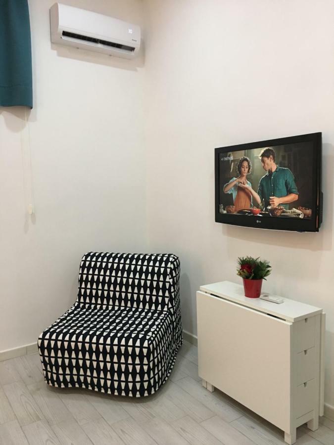 Dora'S House Hotel Napoli Bagian luar foto